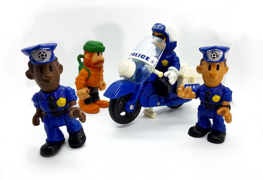 Conjunto 4 Figuras Articuladas PVC + Moto Polícia