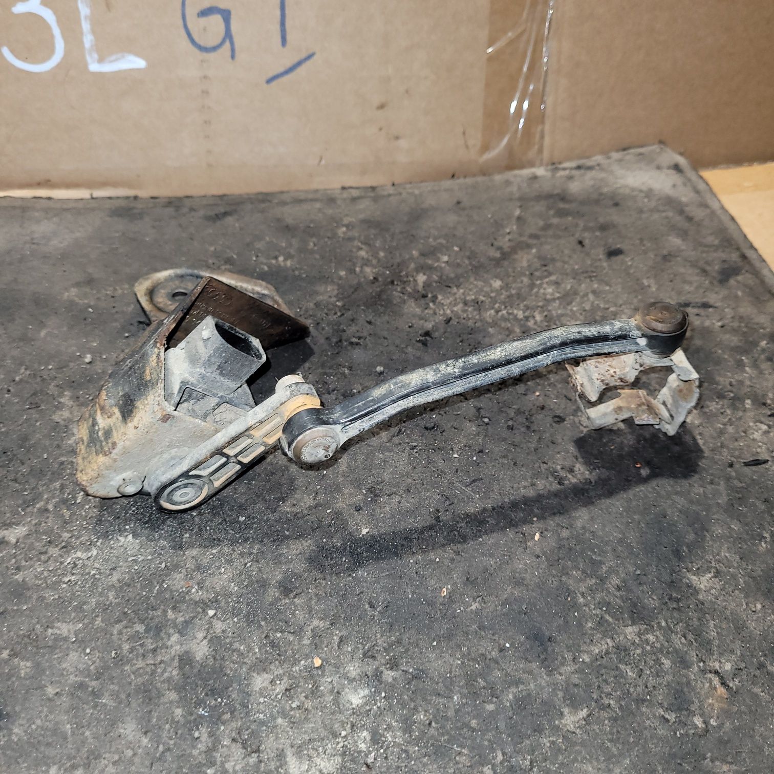 Czujnik poziomowania świateł xenon przód HELLA audi a4 b6 2003r