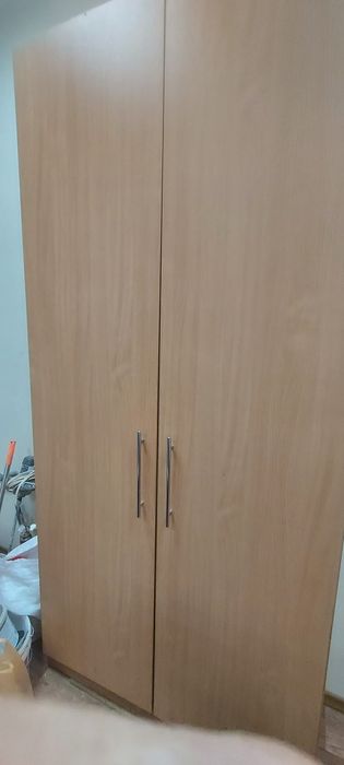 Продам 2 шкафа в гостиную прихожую