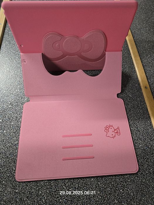 Etui pokrowiec na tablet apple iphone, helllo Kitty różowy,  niestety