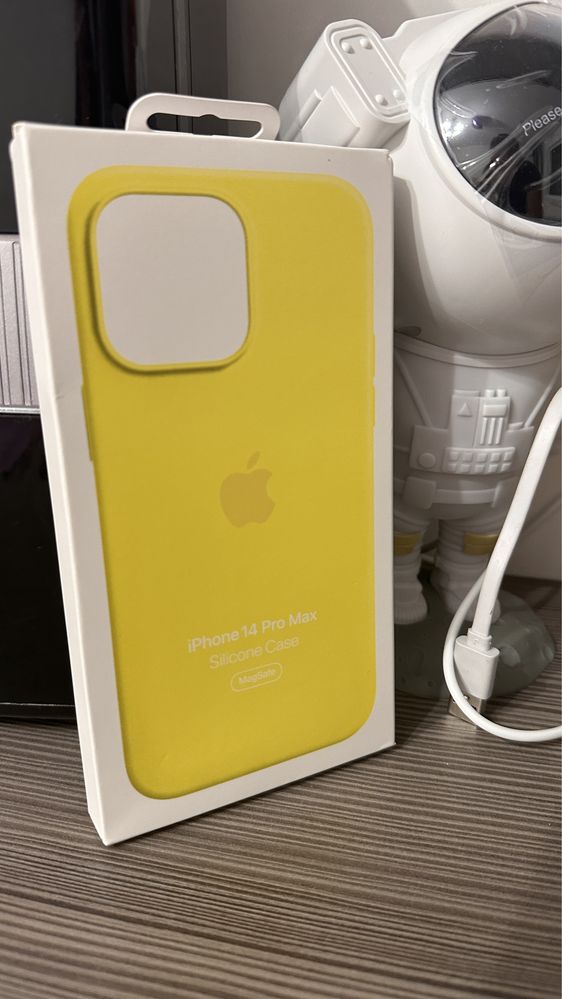 Новый желтый чехол iphone 14 pro max