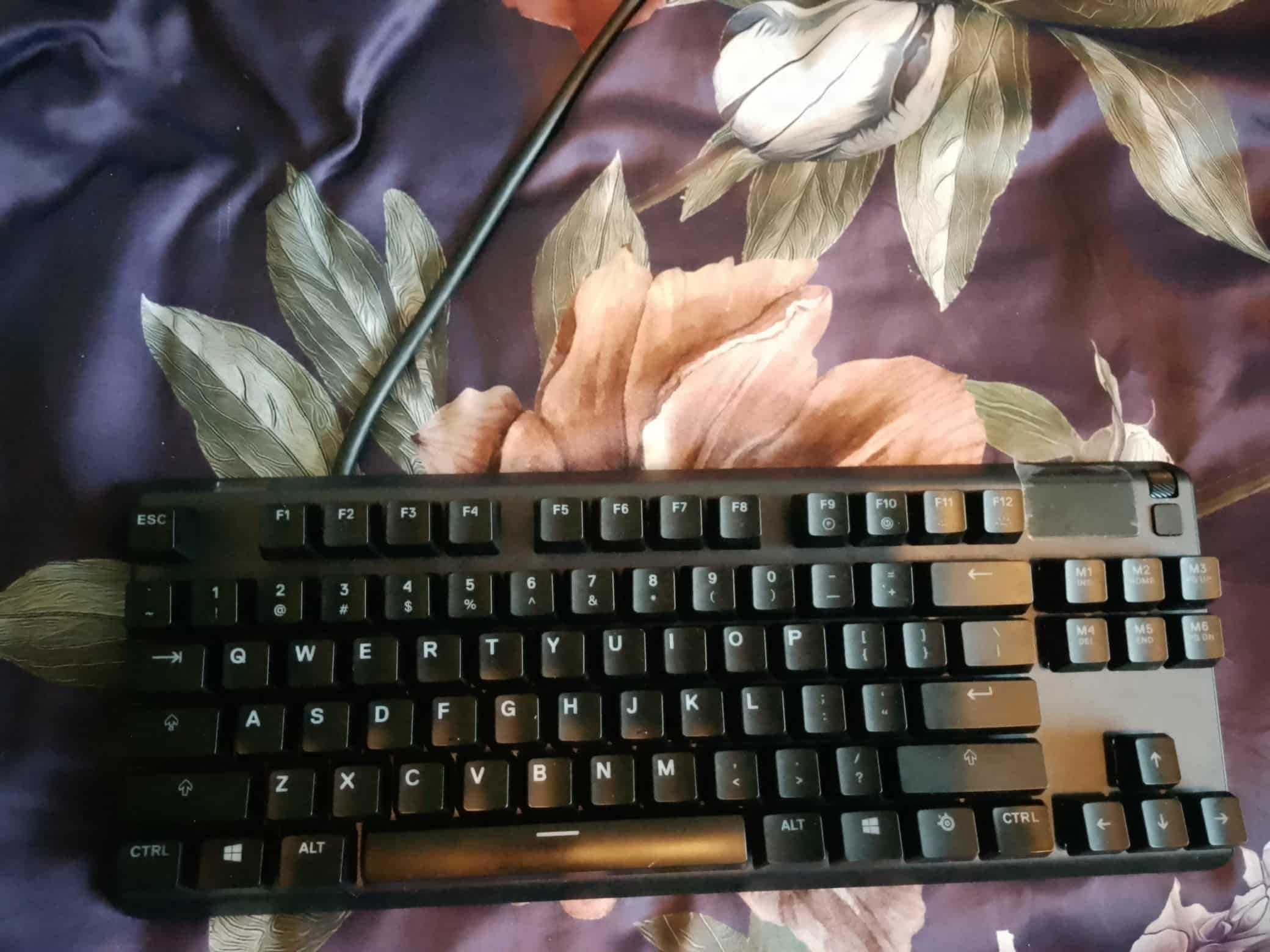 SteelSeries Apex 7 tkl red switch