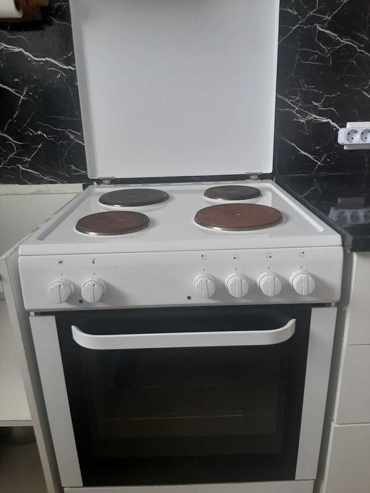 Fogão e forno com 8meses