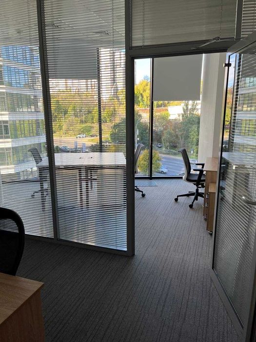 Мебльований офіс в БЦ преміум-класу, метро Звіринецька