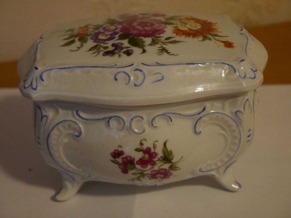 Фарфоровая шкатулка, Made in GDR.