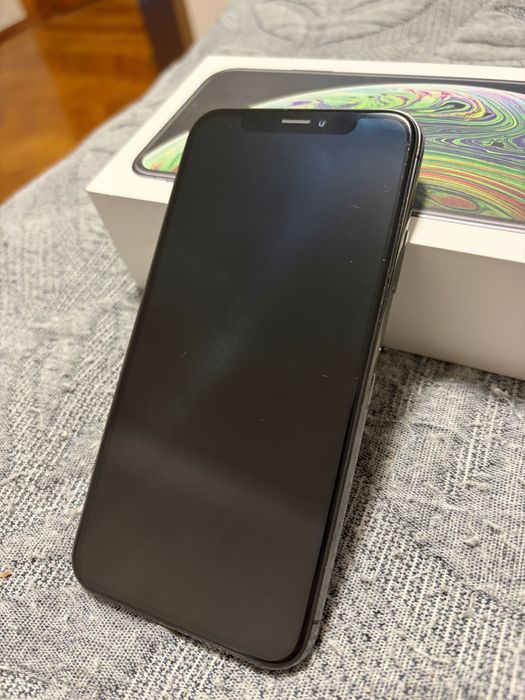 iPhone Xs, Space Gray, 64GB (MT9E2QL/A)