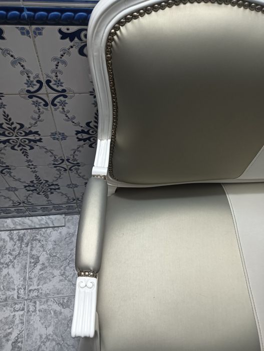 Banco Namoradeira em Pele