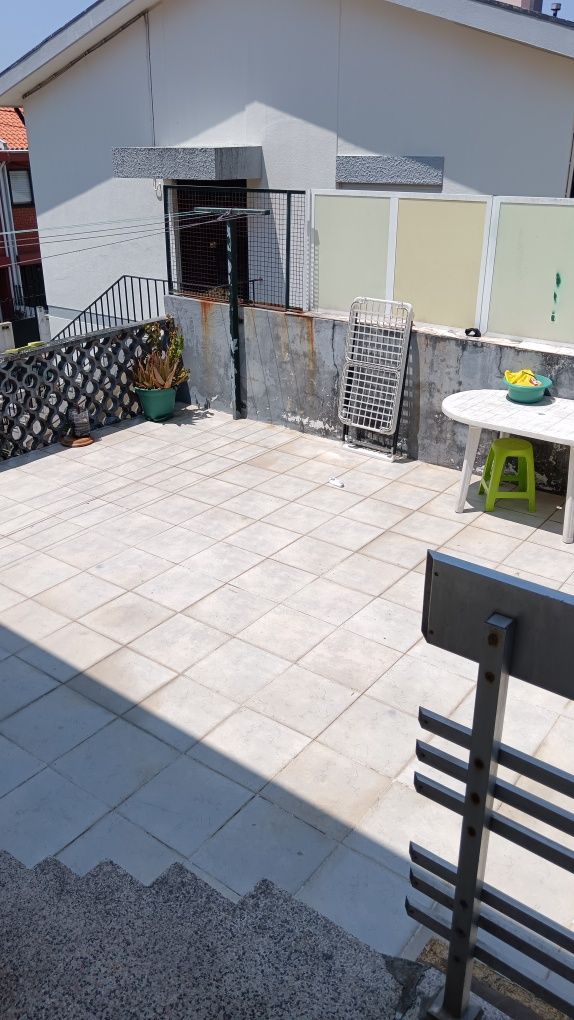 Quarto para arrendamento mensal