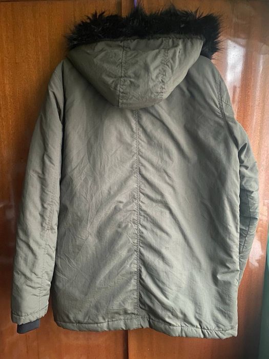 Осінньо- зимова куртка. Стан ідеальний, відсутній язичок на сабачці.