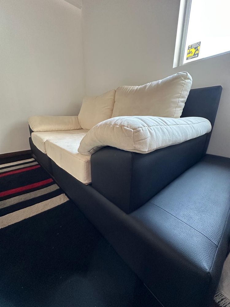 Sala de Estar: Sofás + Mesa de Centro
