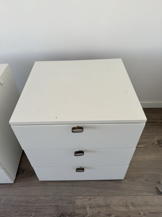 Ikea 2 mesas de cabeceira