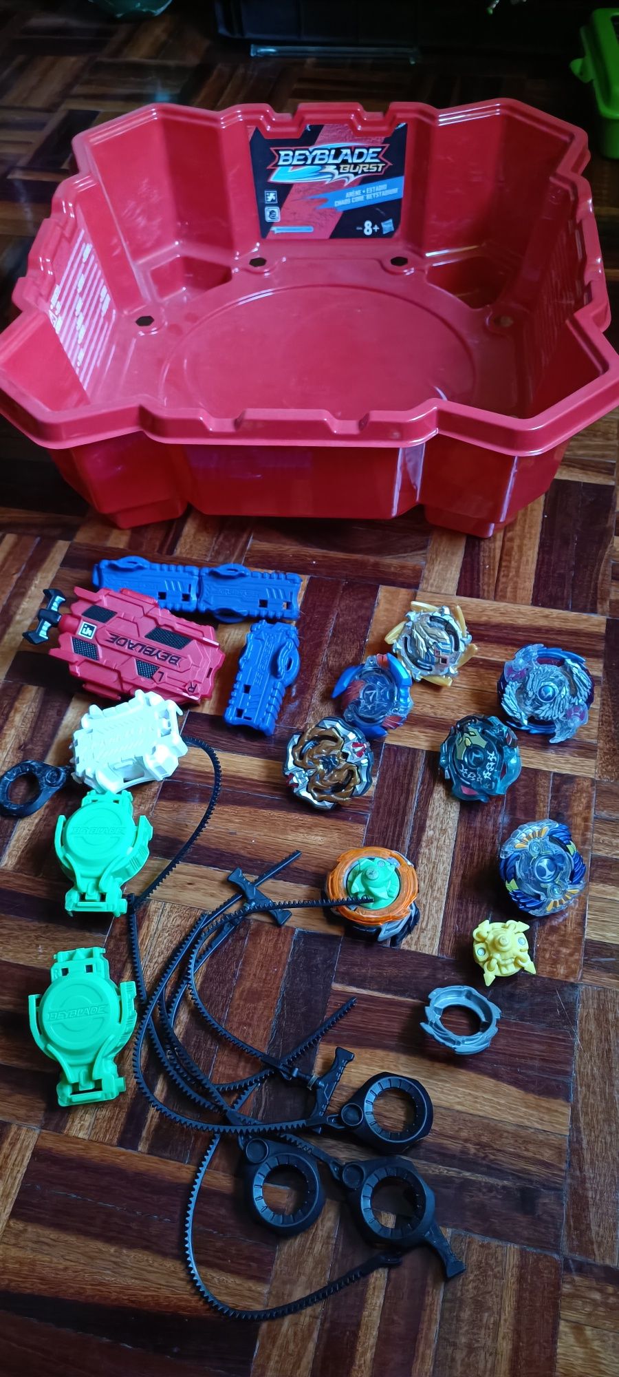 Beyblades + arena