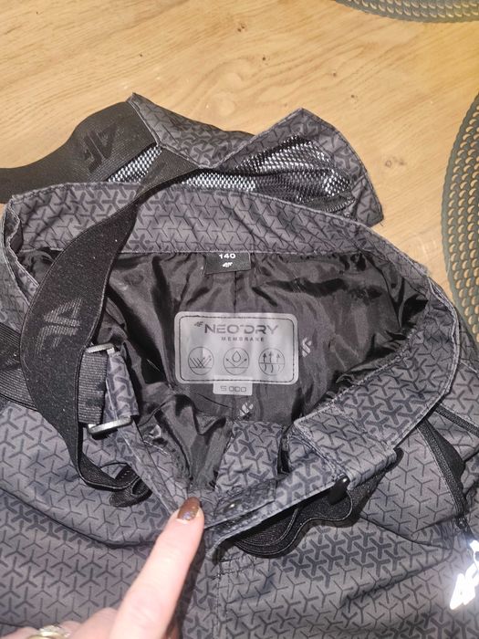 Komplet narciarski 4F . Kurtka i spodnie 4F 140