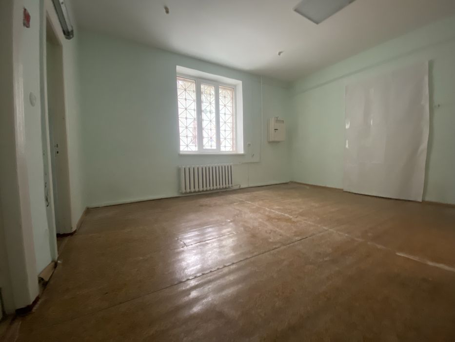 Здається окреме приміщення, район 12 школа.