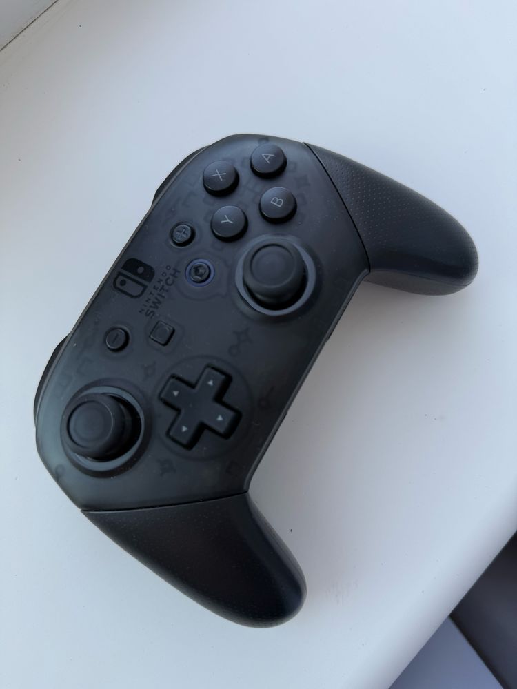 Продам Nintendo Switch Pro Controller