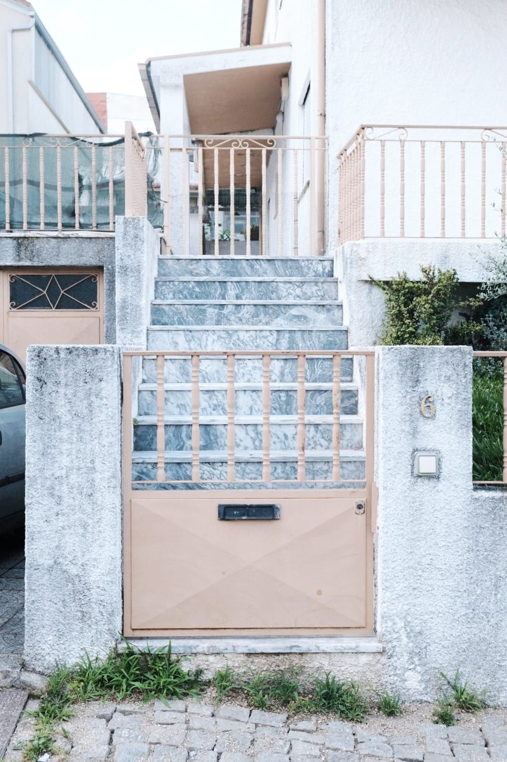 Andar moradia, T3,
 c/ garagem para 3 carros
 Em Nogueira