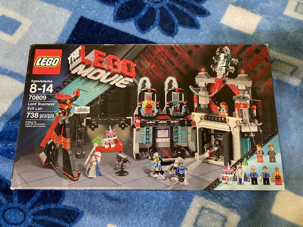 Продам НОВИЙ конструктор LEGO Movie 70809 Лігво Лорда Бізнесу