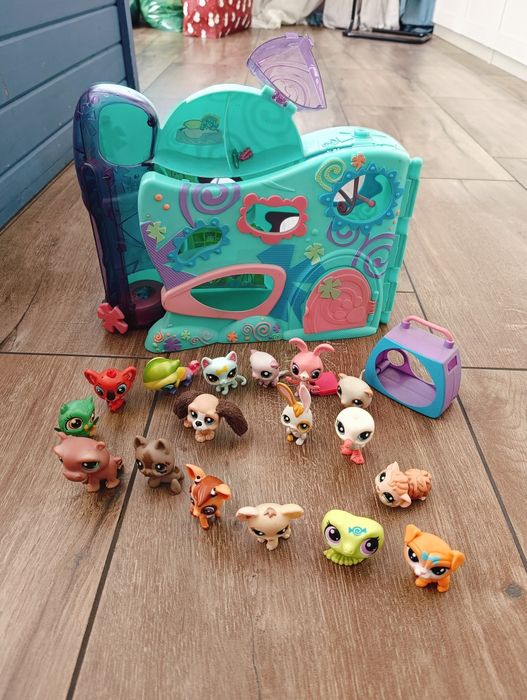 Zestaw figurek Petshop z domkiem