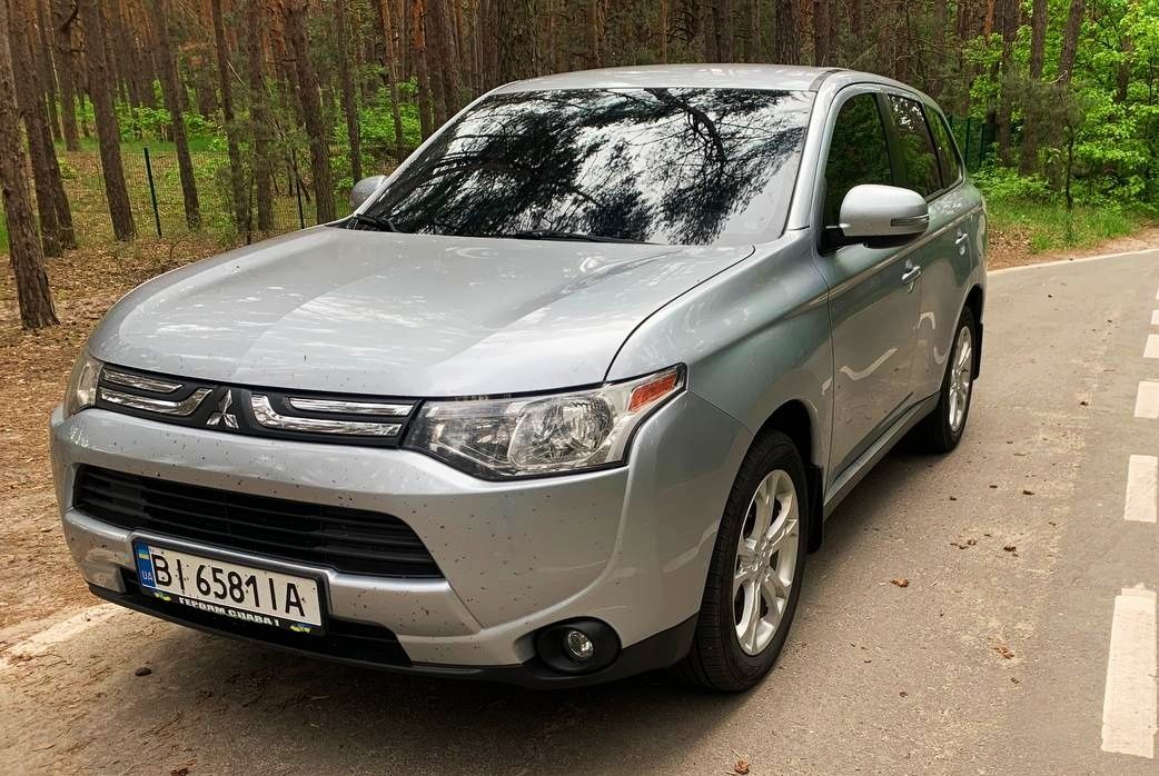 Автомобіль Mitsubishi Outlander