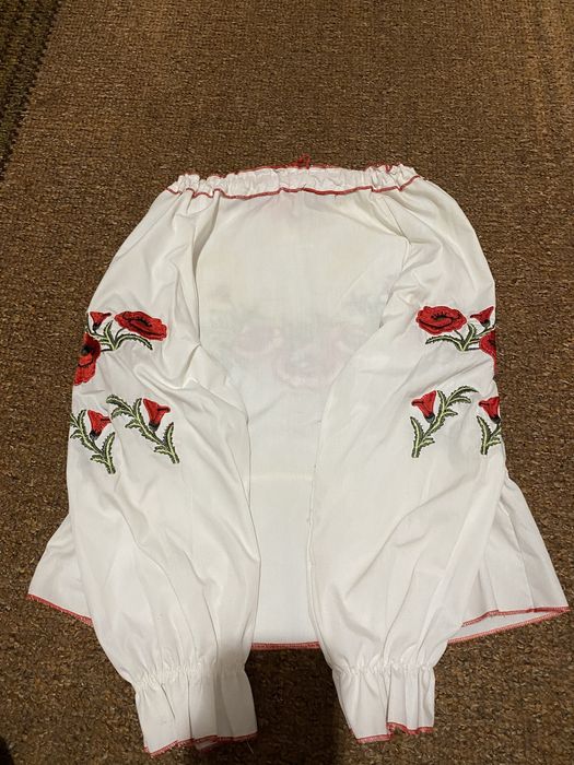 вишиванка з маками