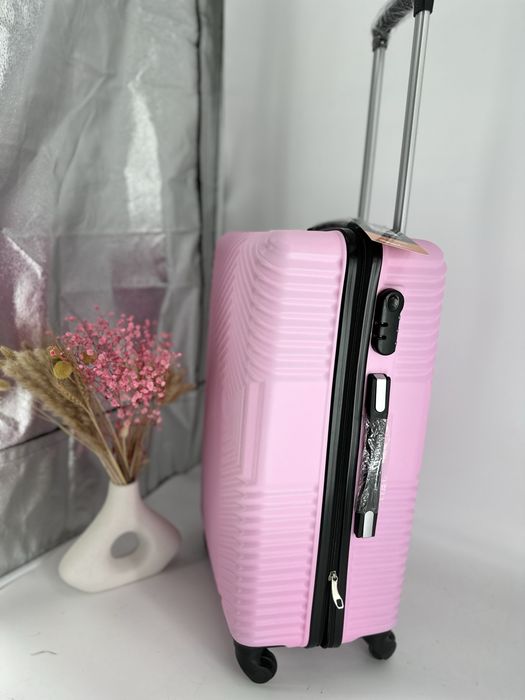 Nowa walizka średnia - Galanteria Matejko