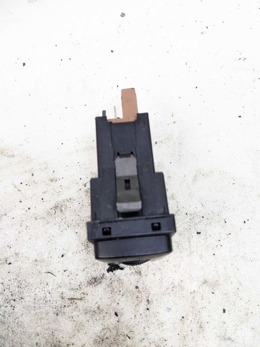 Audi A3 8L Przełącznik Włącznik Grzania Podgrzewania Fotela