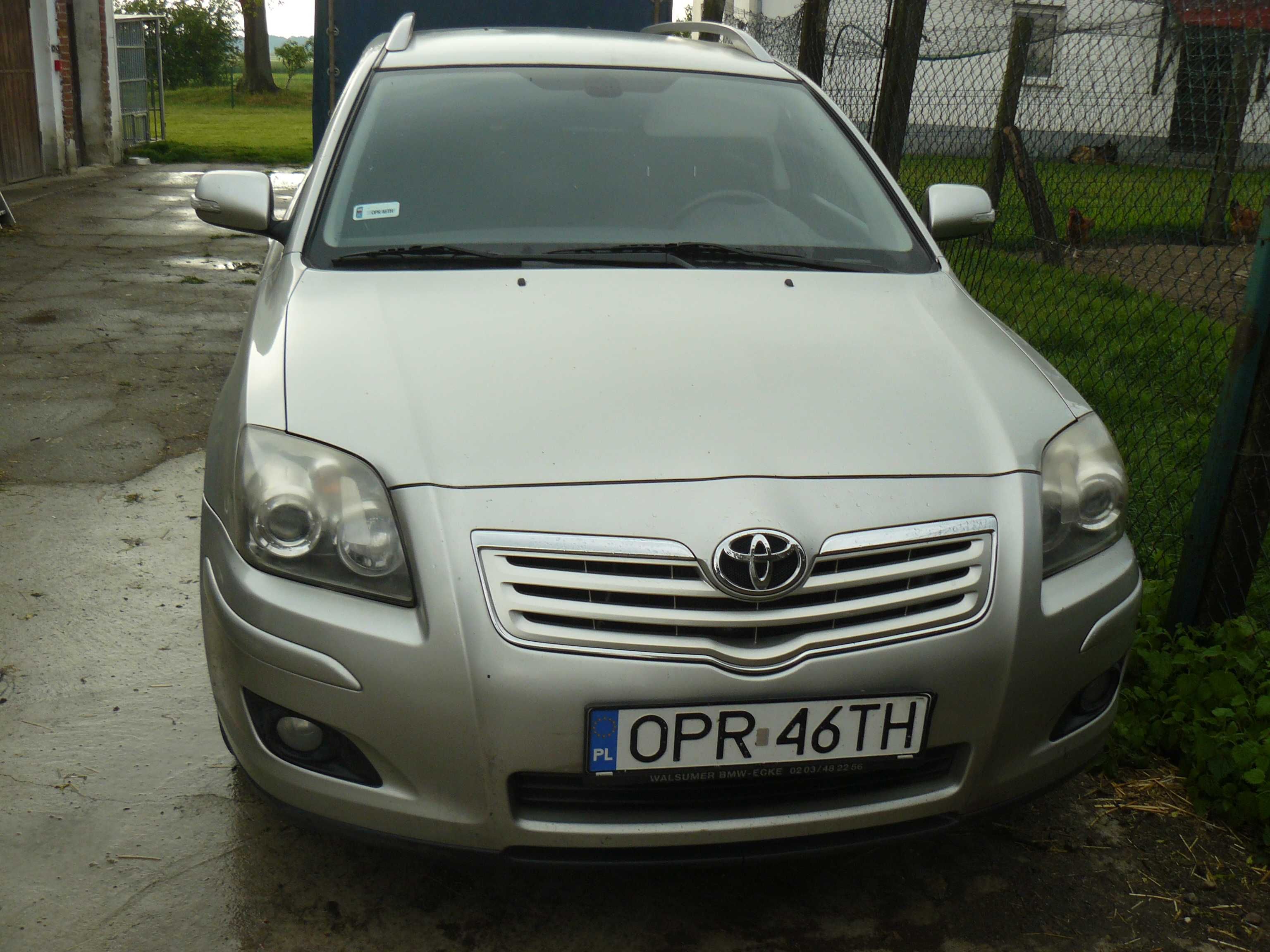 Toyota  Avensis.