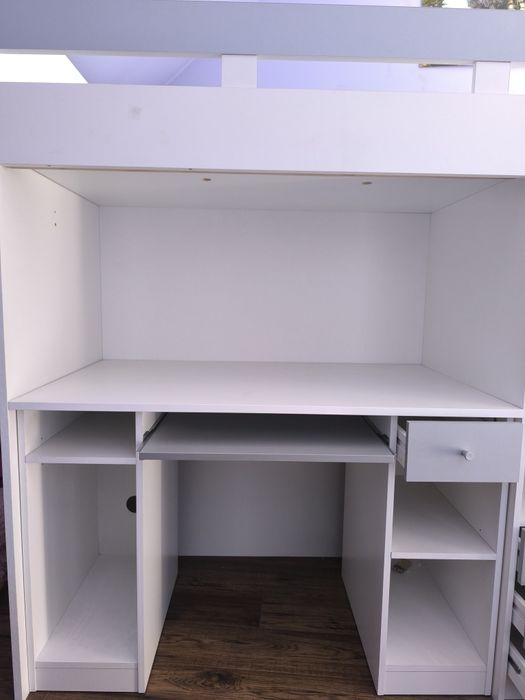 Łóżko piętrowe z szafą