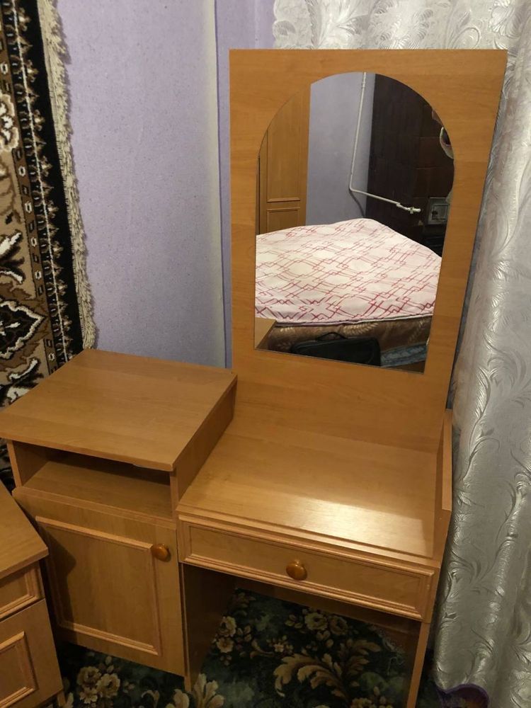 Спальня матрас шафа тумби комод комплект