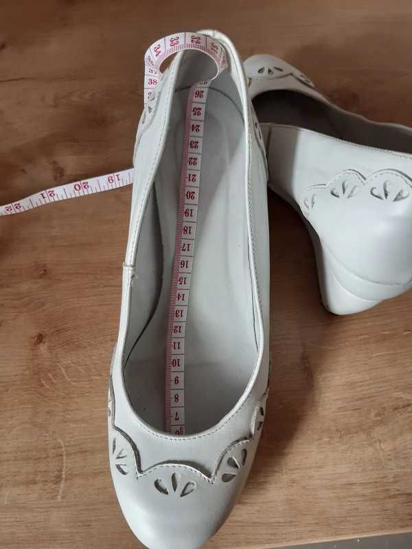Buty ślubne góralskie białe boho folk na koturnie skórzane 39 40