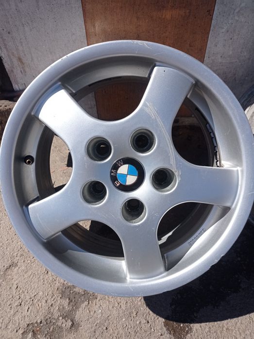 Продам титаны на БМВ размер 15.