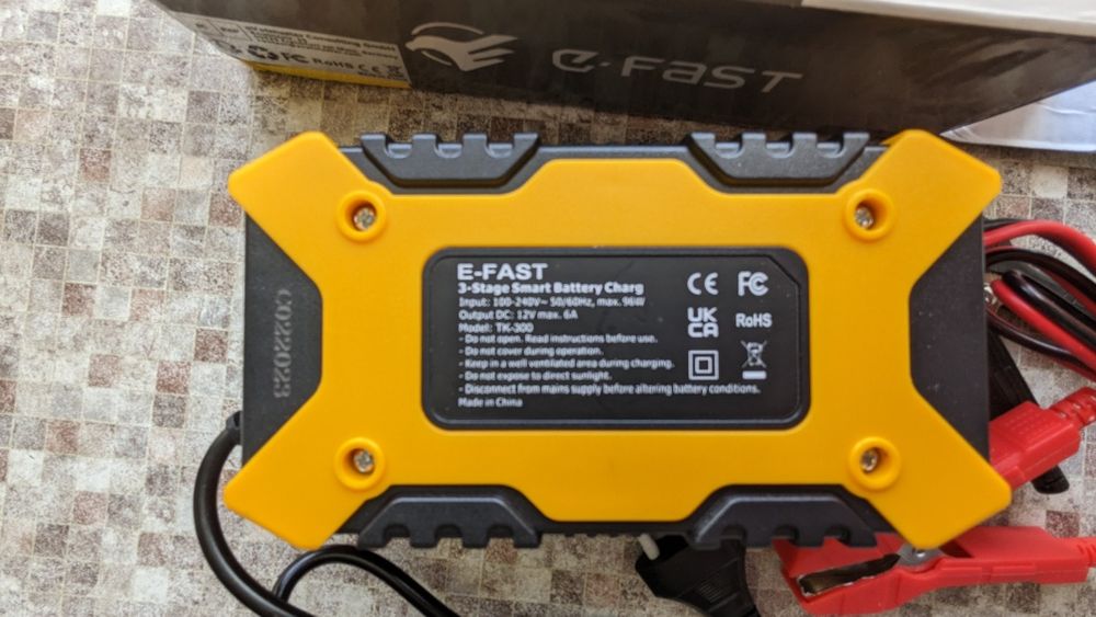 Зарядний пристрій