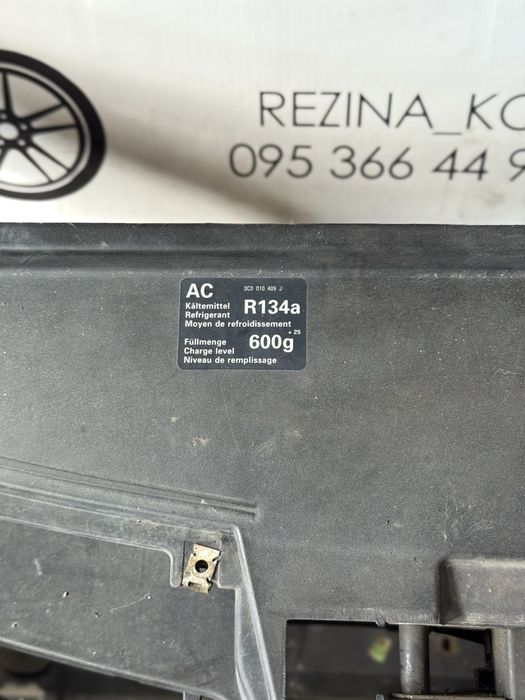 Передня панель телевізор Volkswagen Passat B6 2.0 TDI 2005-2010 р.