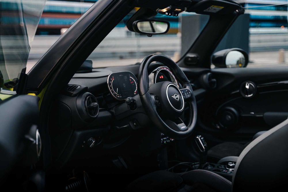 Wynajem MINI Cooper(John Cooper Works)Cabrio wypożyczalnia samochodów