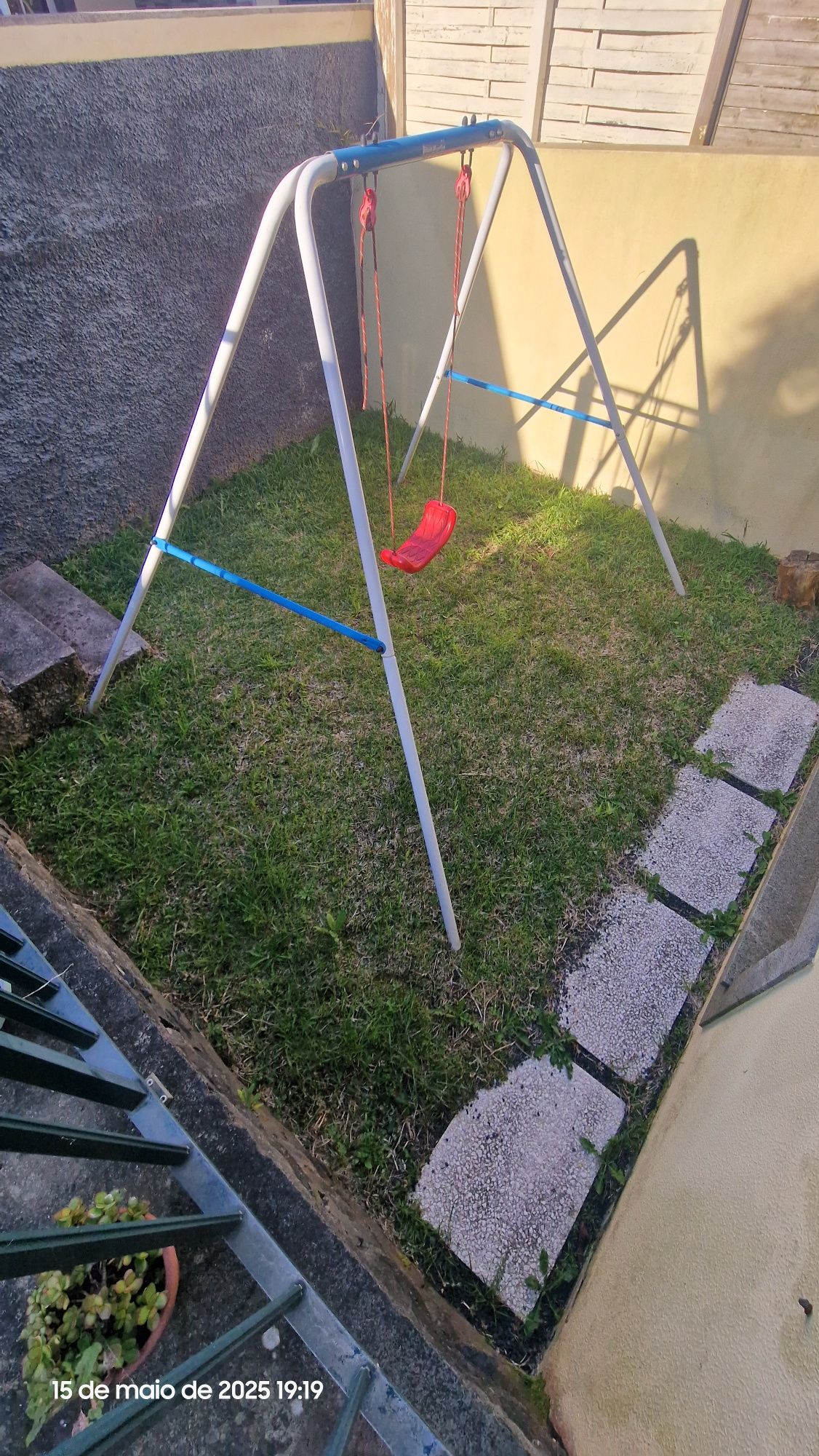 Baloiço jardim infantil