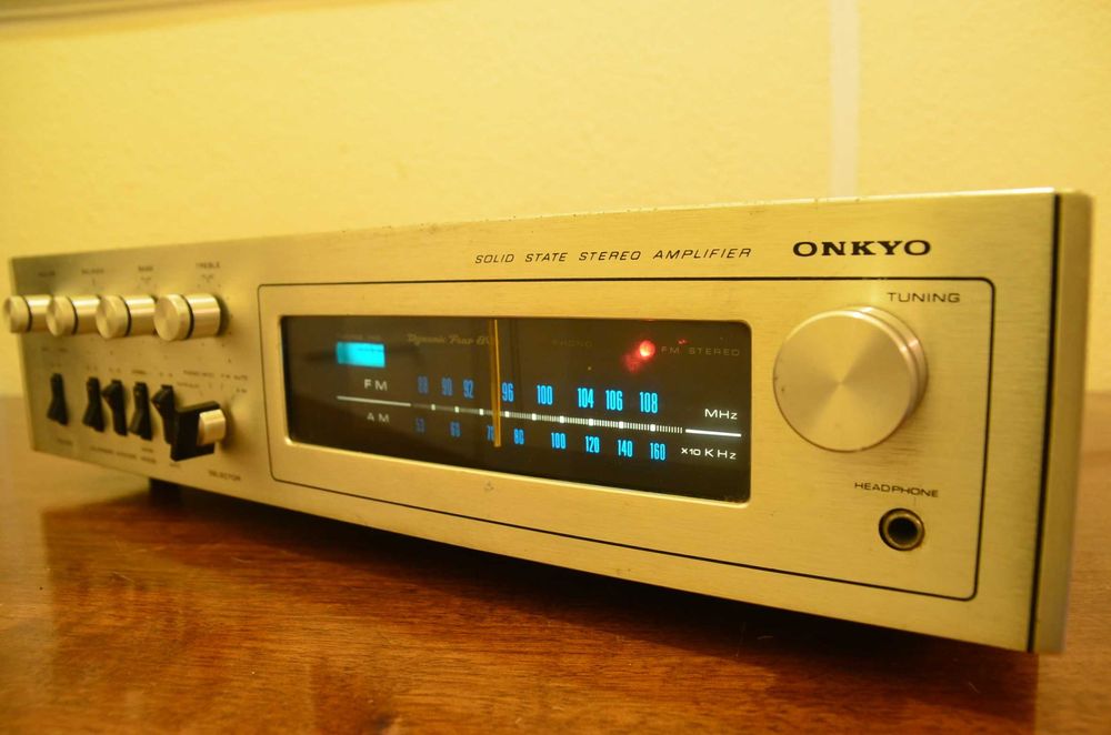 Amplificador/ Receiver Onkyo Dinamic Four 800