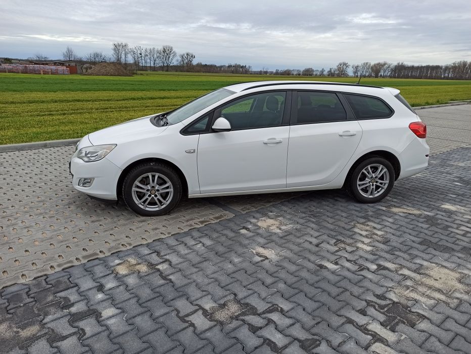 Opel Astra J kombi. 1.7 Cdti. 2 kpl kół