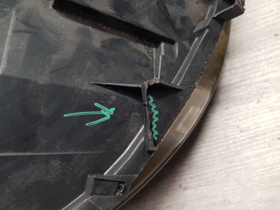 Фара ліва Peugeot 807 2002-2008p. зломане кріплення потертості на склі