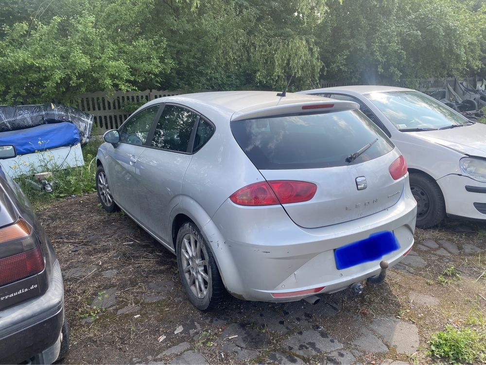 Na Części Seat Leon II 05-12r. 1.6 TDI Srebrny LX7W 2011r