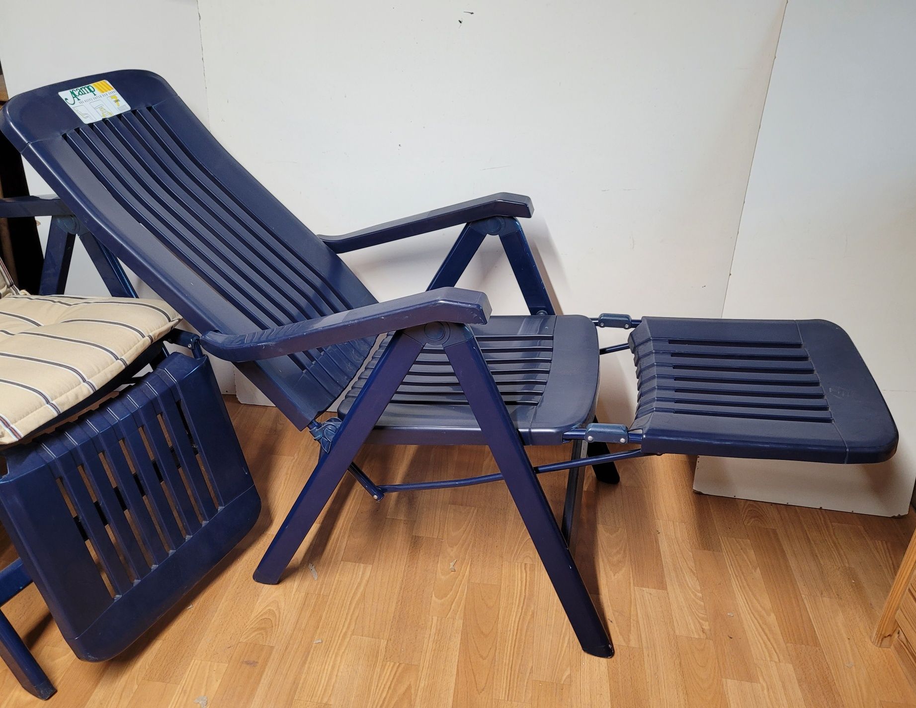 Krzesła ogrodowe firmowe rozkładane fotele leżaki z podnóżkiem