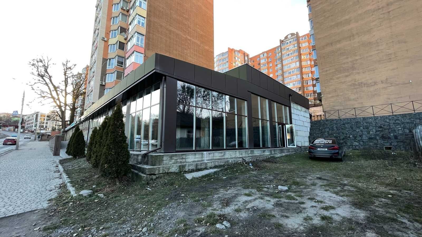 Продаж фасадного приміщення площею 335 м2