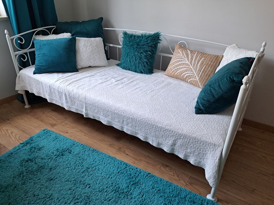 Łóżko metalowe z materacem