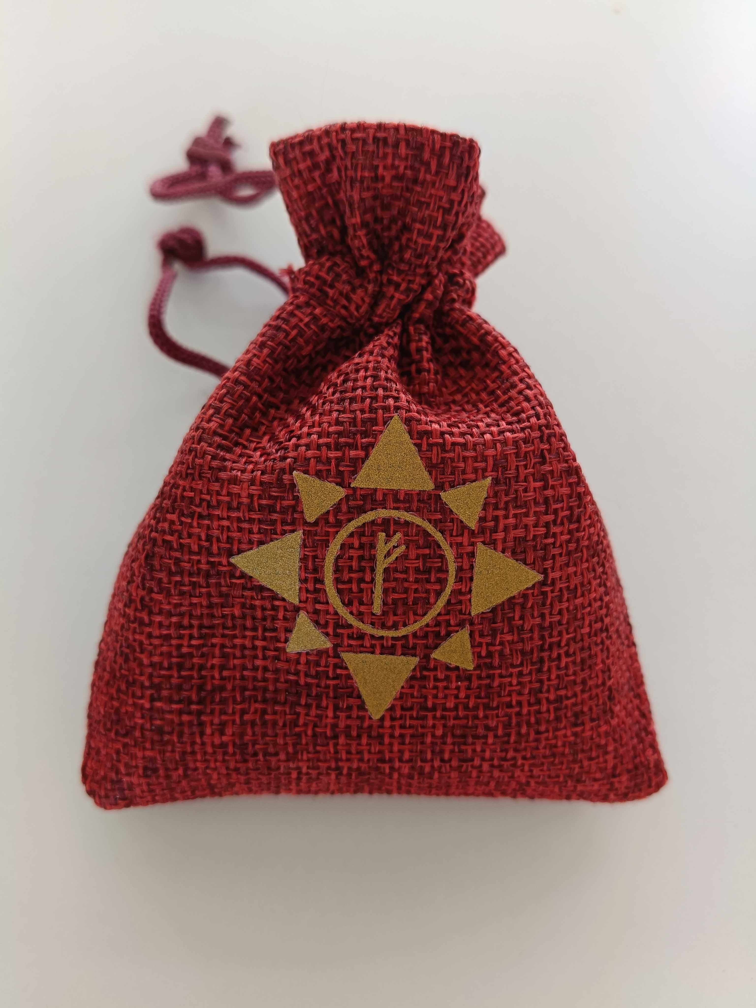 Amulet, magiczny woreczek. Szczęście, miłość, zdrowie, odwaga, Runy.