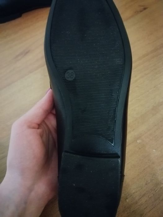 Продаются туфлі (нові )
