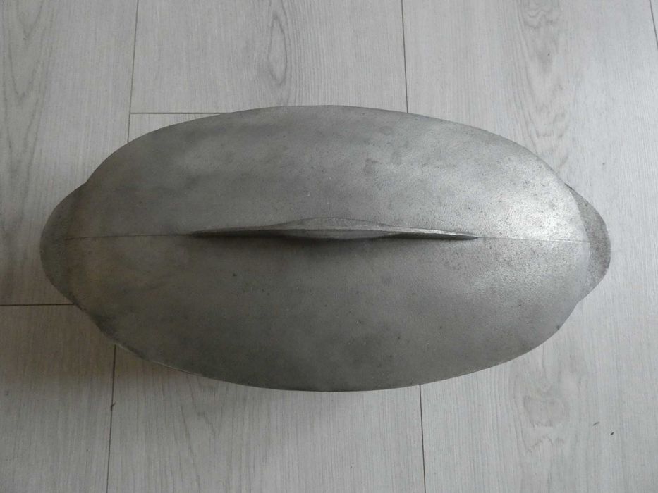 dwie aluminiowe  brytfanki