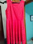 Roupa usada em bom estado