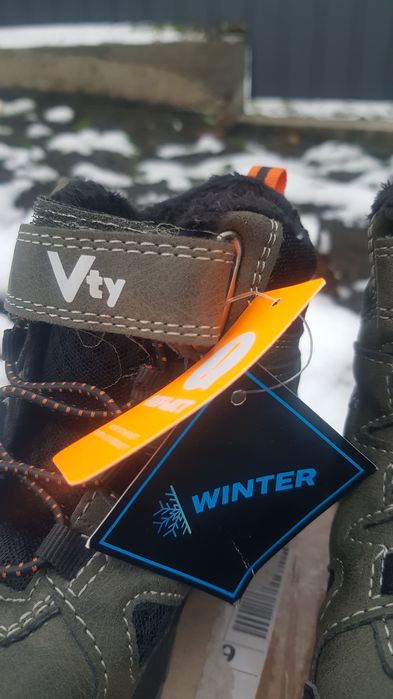 дитяче нове зимове взуття Vty , розмір 29