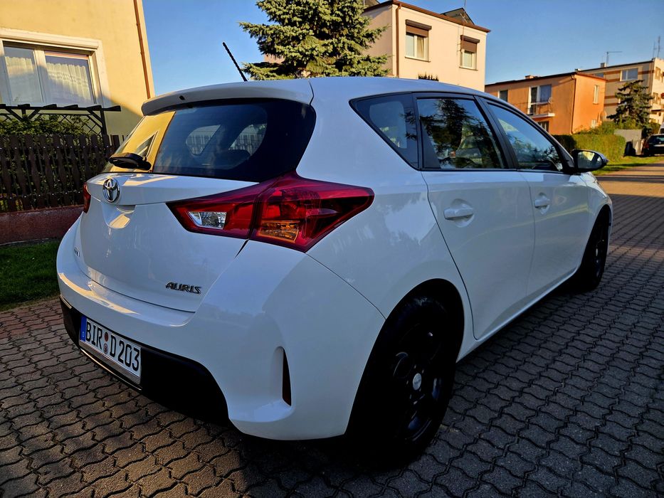 Toyota Auris 1.6 benzyna 2013 rok