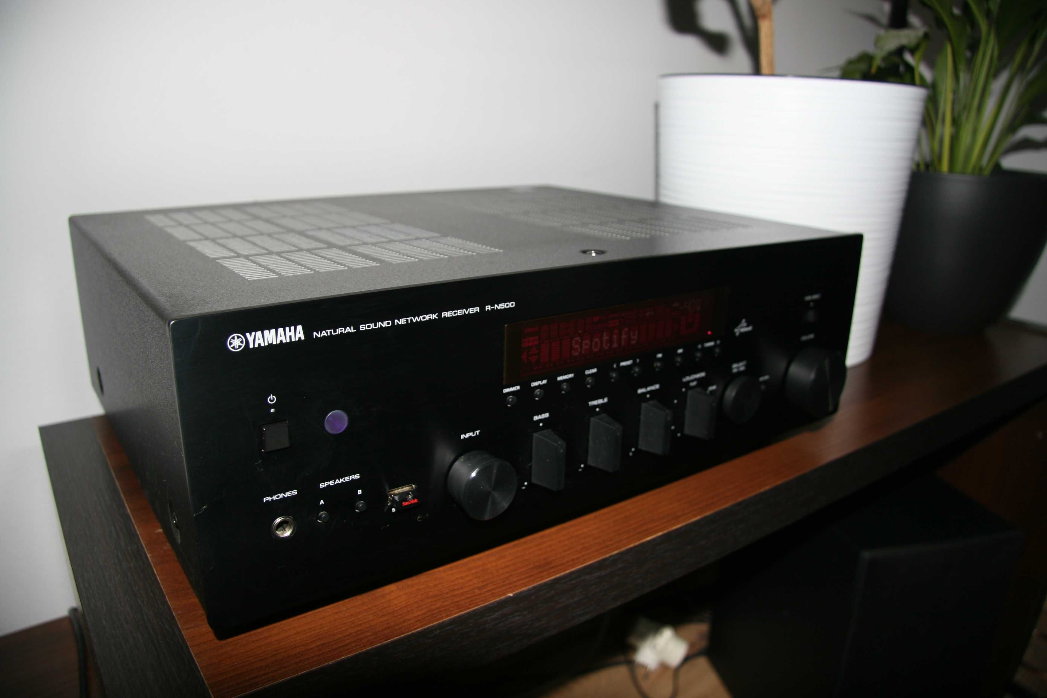 Amplituner YAMAHA R-N500 + adapter WI-FI YAMAHA YWA-10 + pilot
