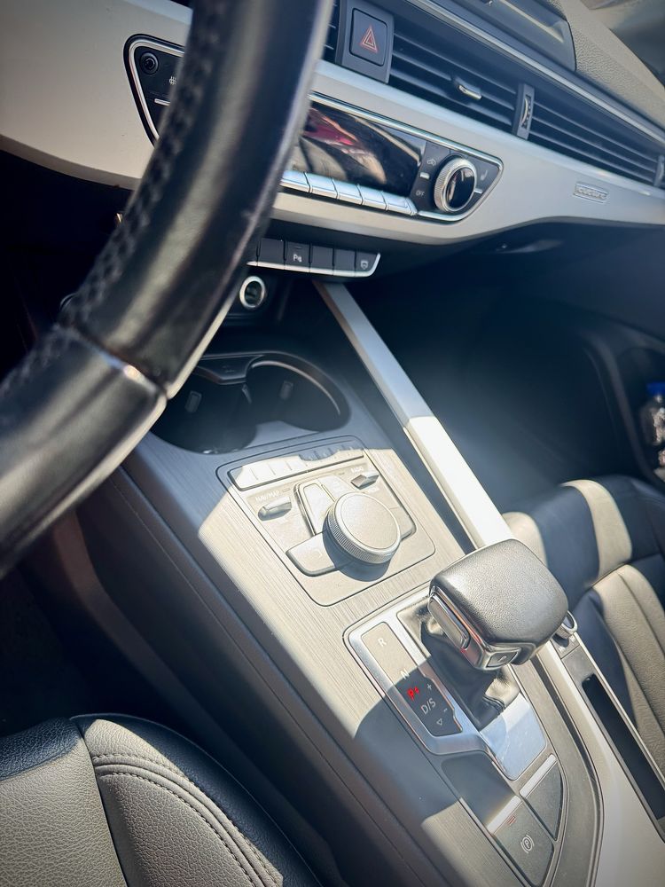 Оренда авто/прокат авто без водія Audi A4
